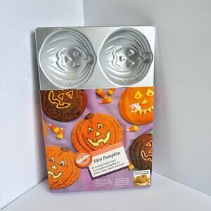 Wilton Pumkin Jack O Lantern Cake Mold Pan Vintage Baking Pan